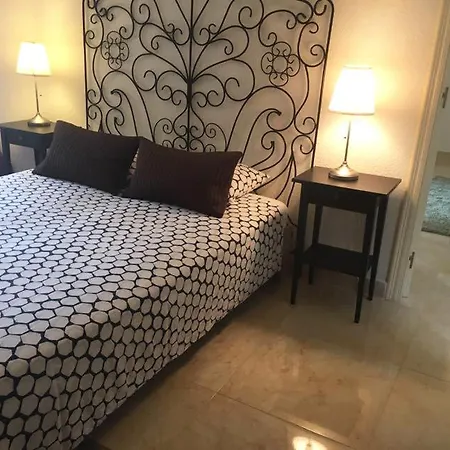 4 Bedroom Beachfront Penthouse *